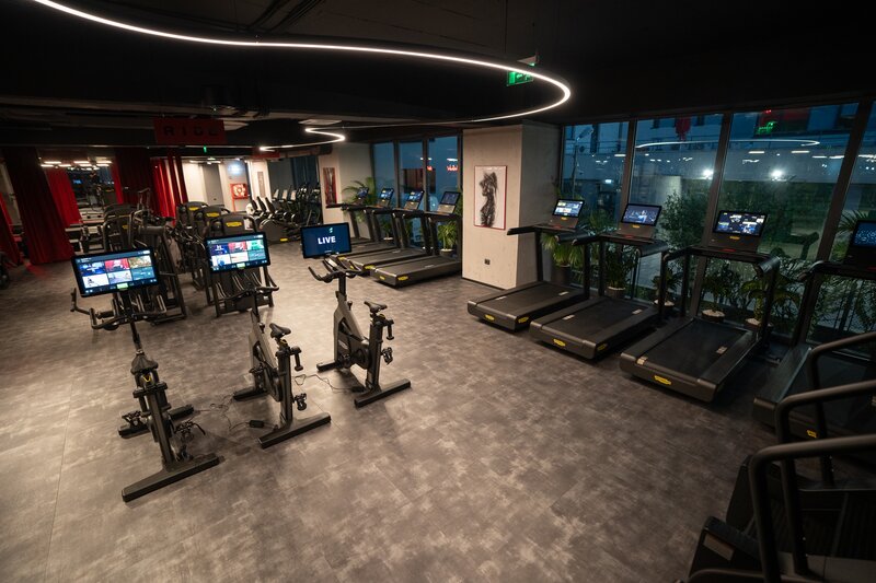 Personal curatenie sala fitness (femeie serviciu)